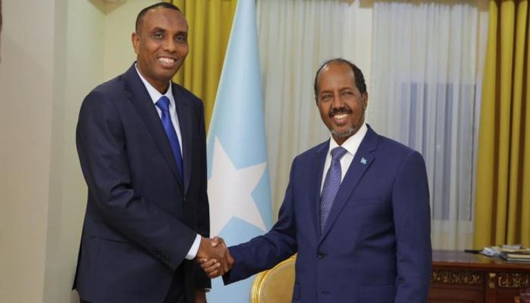 الرئيس الصومالي حسن شيخ محمود ورئيس الحكومة محمود حمزة