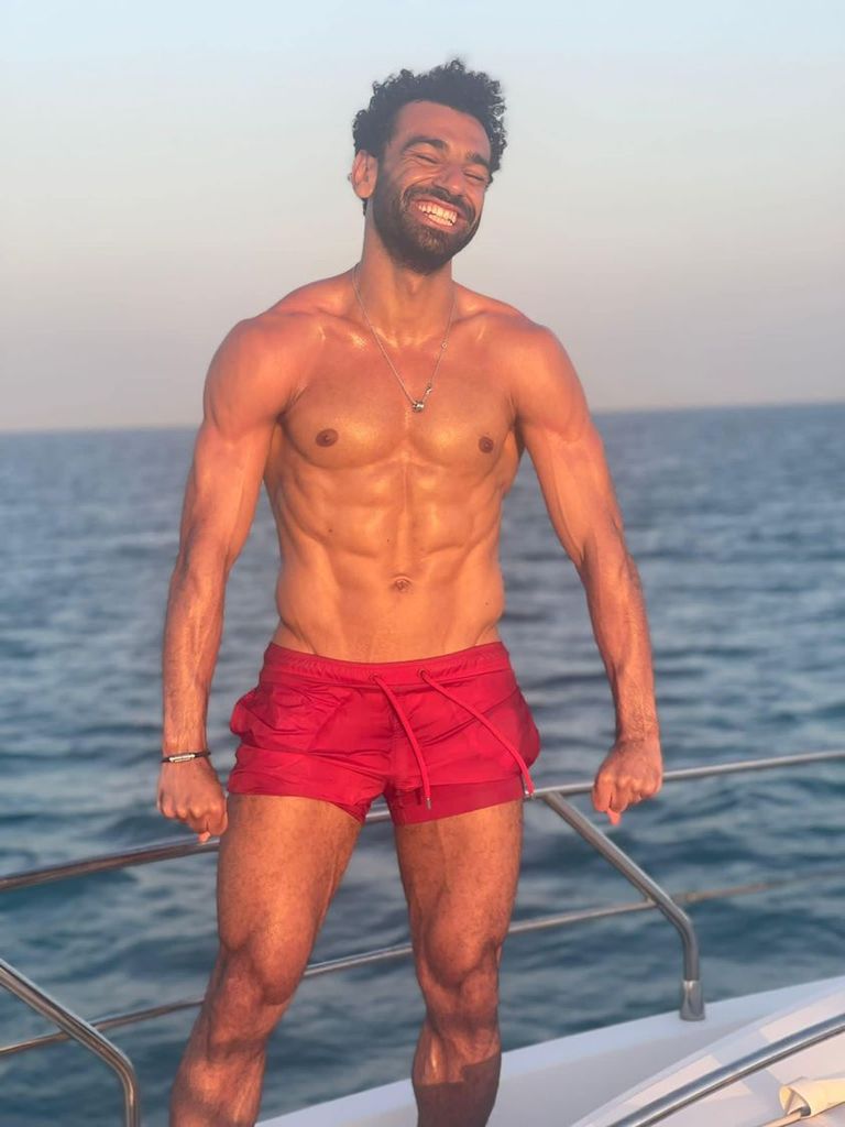 عضلات محمد صلاح رونالدو ومحمد صلاح