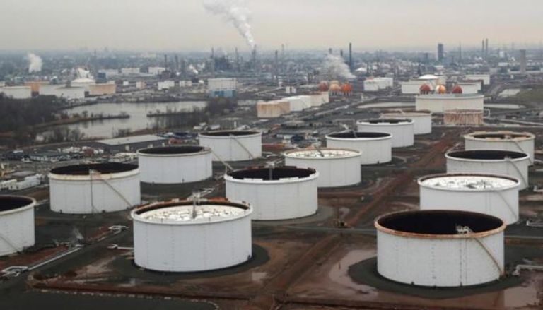النفط ينتعش مع إذكاء عقوبات جديدة على إيران مخاوف الإمدادات