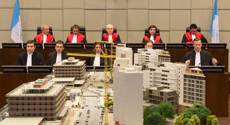 رئيس حكومة لبنان الأسبق رفيق الحريري (أرشيفية)