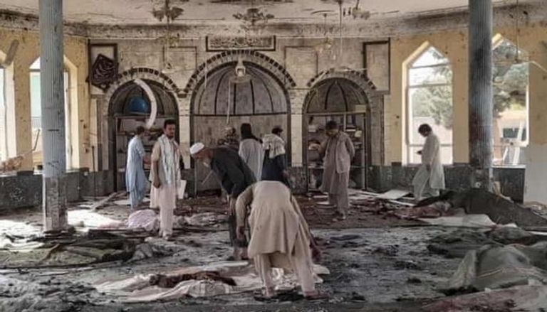 انفجار سابق في مسجد بولاية قندوز شمال أفغانستان
