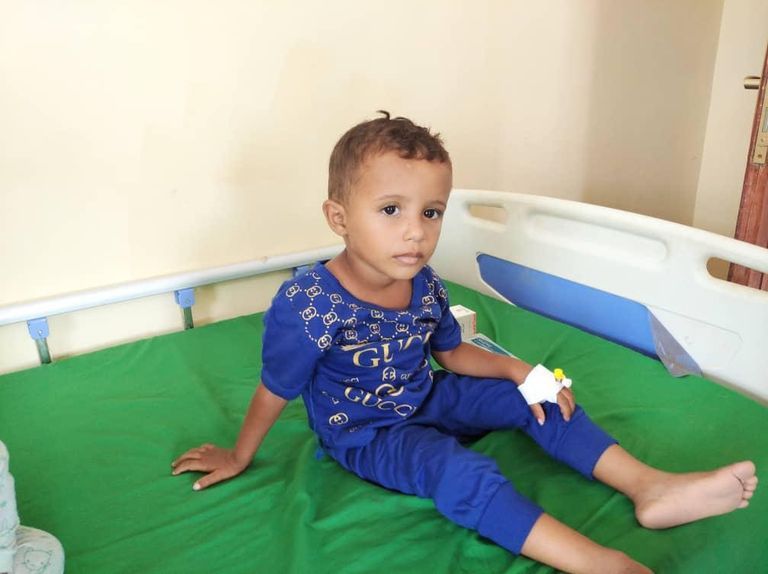 جماعة الحوثي تحتكر تجارة الأدوية المهربة