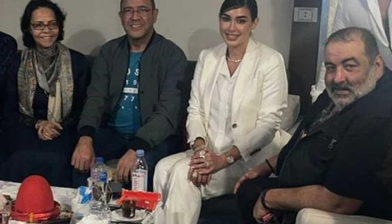 المخرج سامح عبدالعزيز والفنانة ياسمين صبري رفقة النجم أشرف عبدالباقي
