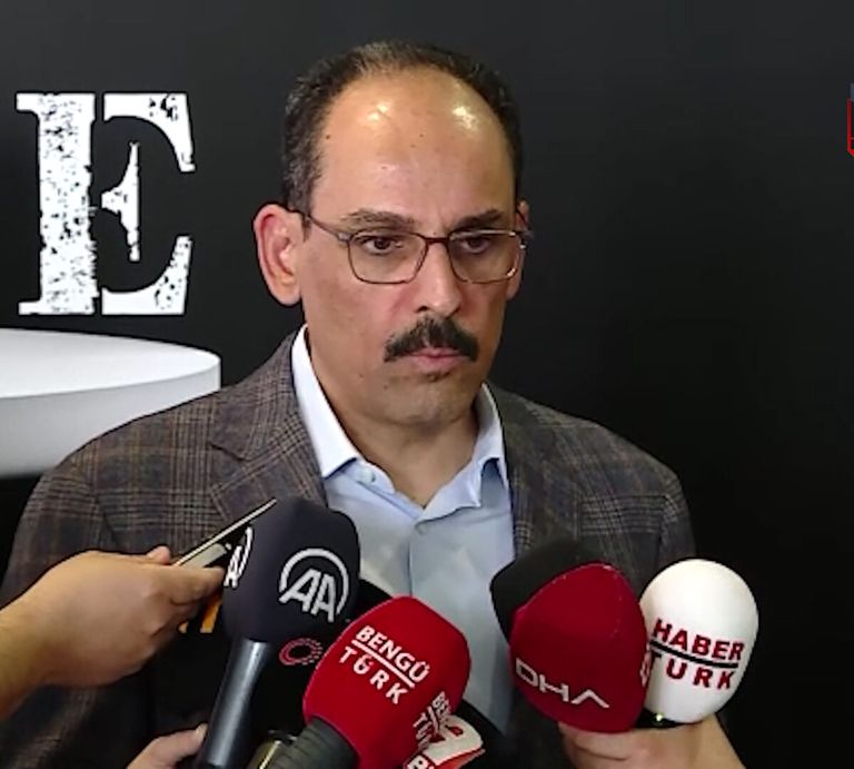 متحدث الرئاسة التركية خلال إدلائه بالتصريحات