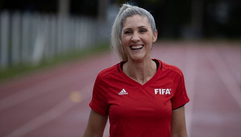 نويزا باك إحدى عضوات أول طاقم تحكيم نسائي في كأس العالم للرجال نويزا باك إحدى عضوات أول طاقم تحكيم نسائي في كأس العالم للرجال