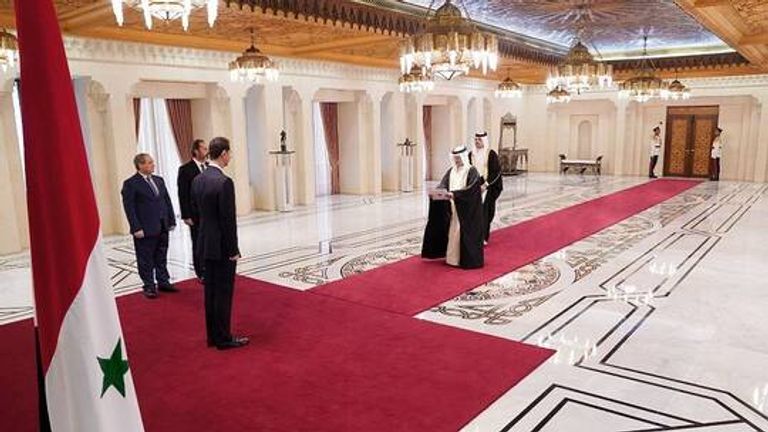 الأسد يتقبل أوراق اعتماد سفير البحرين