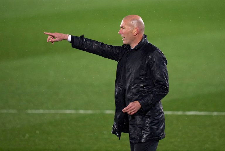 زين الدين زيدان مدرب ريال مدريد السابق زين الدين زيدان مدرب ريال مدريد السابق