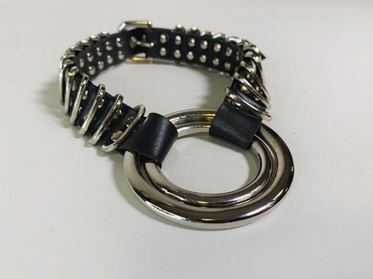 مجموعة من أعمال جي مارتن المصنوعة من المطاط