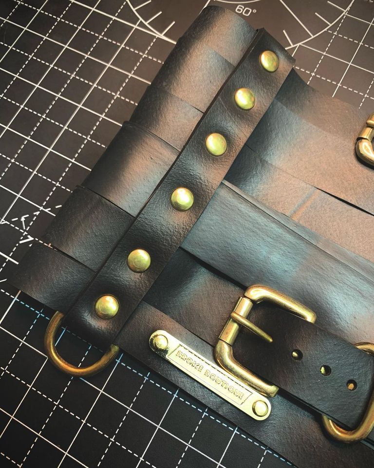 مجموعة من أعمال جي مارتن المصنوعة من المطاط