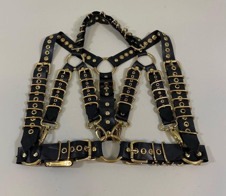 مجموعة من أعمال جي مارتن المصنوعة من المطاط