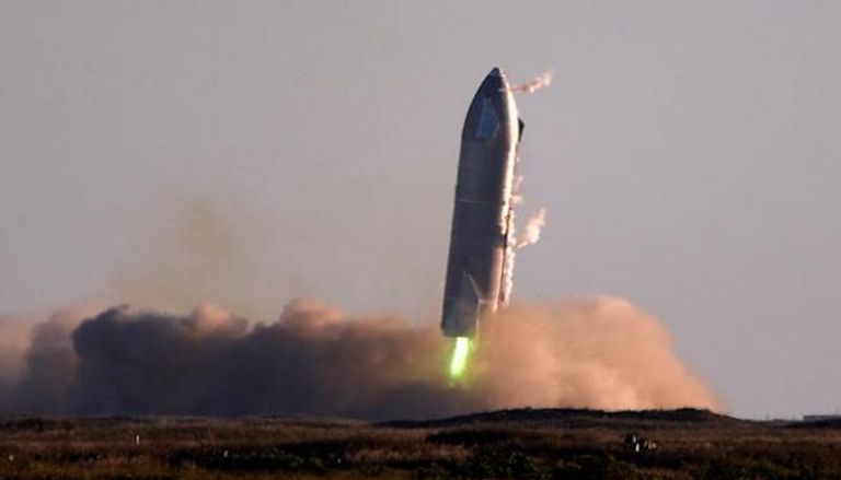 صاروخ "سبيس إكس" خلال عملية الإطلاق