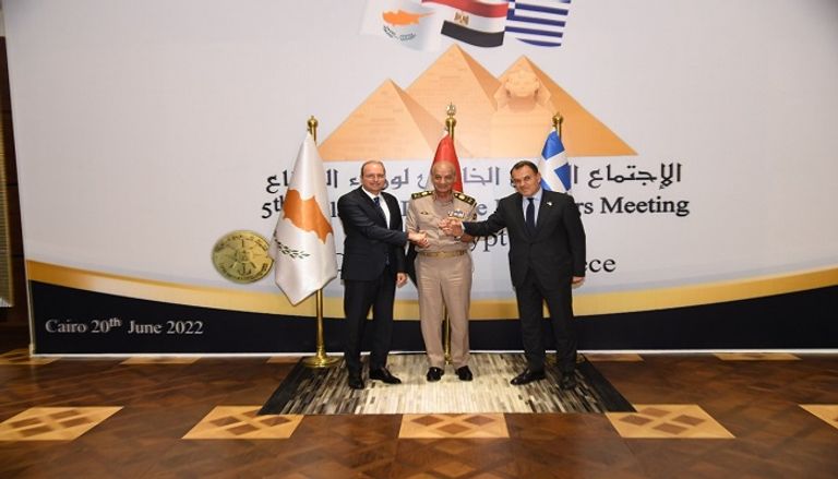 وزراء دفاع مصر وقبرص واليونان خلال مؤتمر صحفي مشترك