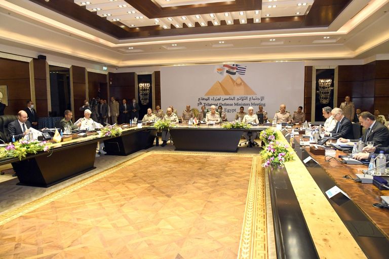 وزراء دفاع مصر وقبرص واليونان خلال مؤتمر صحفي مشترك