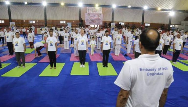 ممارسات رياضية خلال احتفالية ببغداد بمناسبة اليوم العالمي لليوجا