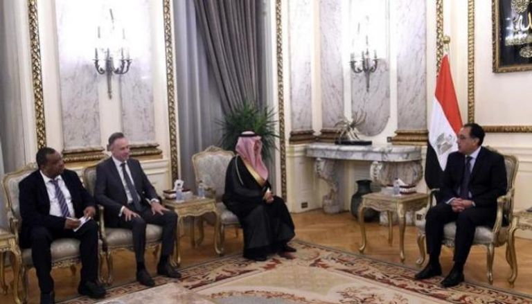 رئيس وزراء مصر يستقبل رئيس أكوا باور السعودية