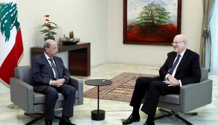 لقاء سابق بين الرئيس ميشال عون ورئيس حكومة تصريف الأعمال نجيب ميقاتي