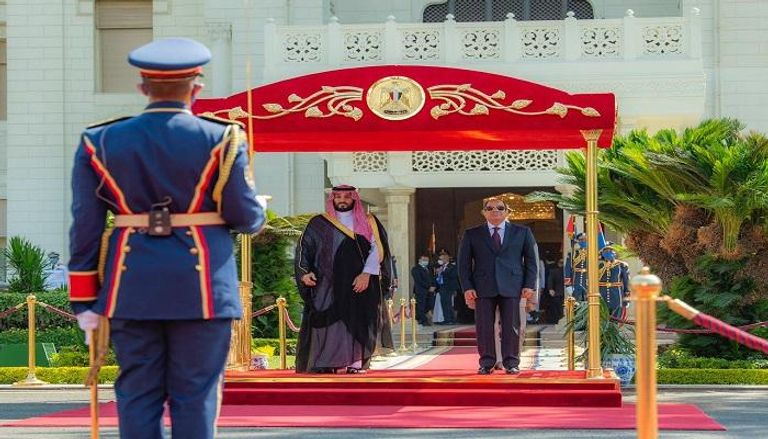 الرئيس المصري خلال استقبال ولي العهد السعودي