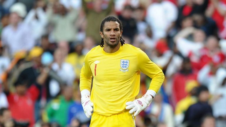 ديفيد جيمس حارس منتخب إنجلترا الأسبق كرة القدم