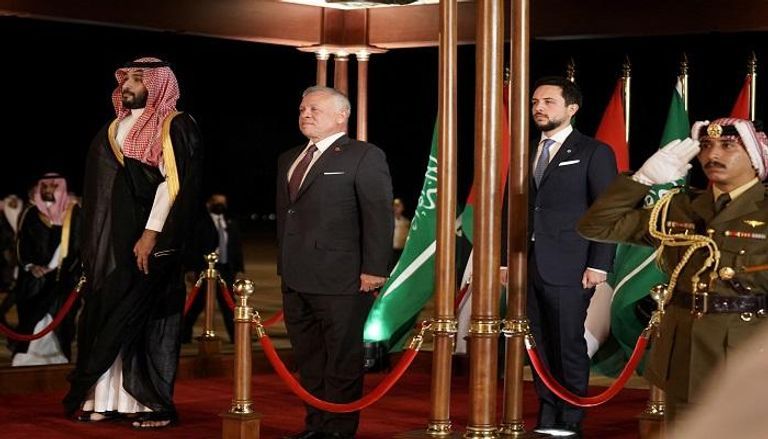 العاهل الأردني خلال لقائه ولي العهد السعودي