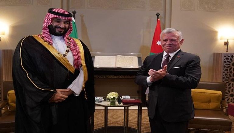 العاهل الأردني خلال لقائه ولي العهد السعودي