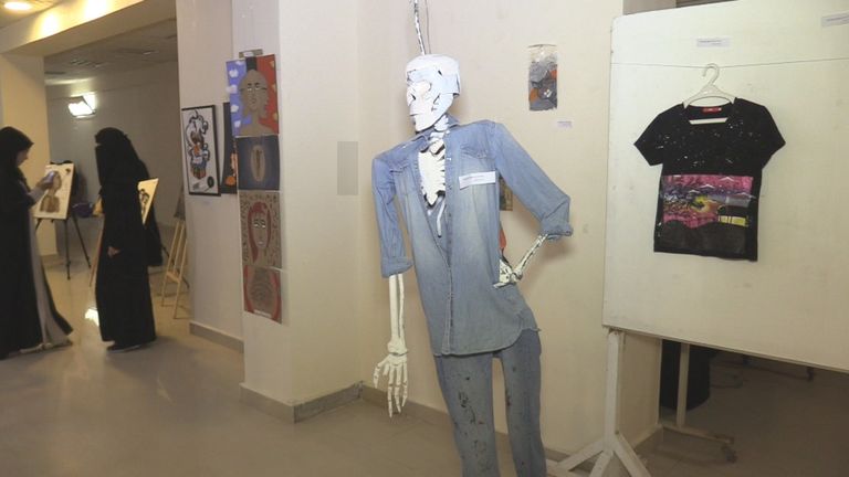 إحدى لوحات المعرض