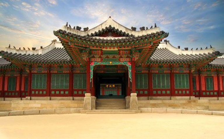 قصر "Changdeokgung" أحد أماكن السياحة في سيول السياحة في سيؤول.. أروع 5 وجهات للزائرين