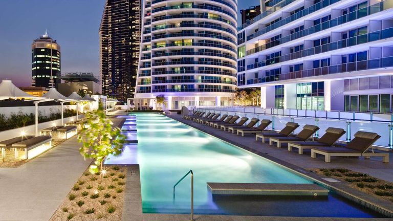 فندق "Surfer's Paradise" أحد أفضل الفنادق في خليج بوديجا 6 أنشطة سياحية في خليج بوديجا باي من روائع الكون