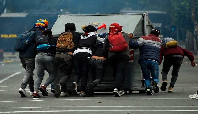 كيتو تعاني من أعمال عنف بسبب احتجاجات السكان الأصليين بالإكوادور- الفرنسية