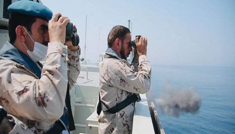 أحد مشاهد التدريب البحري المشترك بين القوات الإماراتية والأمريكية