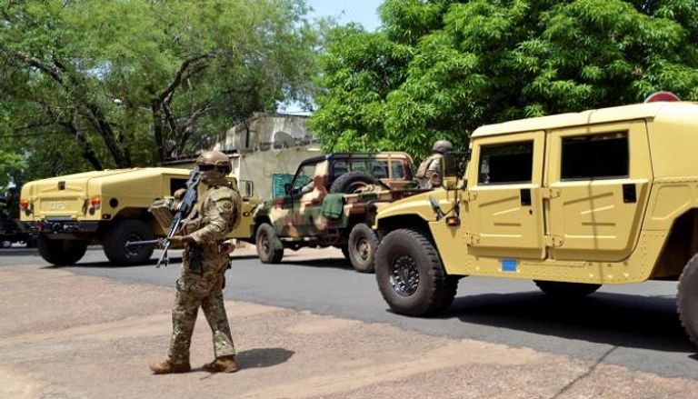 عناصر من القوات المسلحة في مالي
