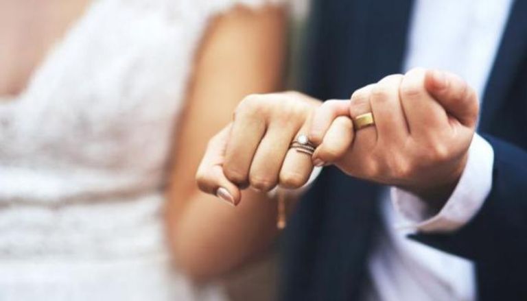 الزوج المزيف نجح في كذبته لمدة 10 أشهر