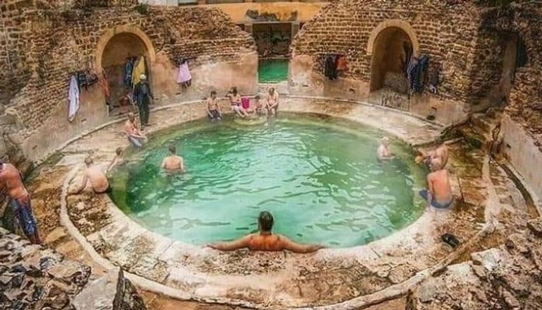 حمام معدني طبيعي في الجزائر