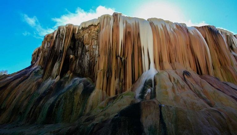 حمام معدني طبيعي في الجزائر حمام معدني طبيعي في الجزائر