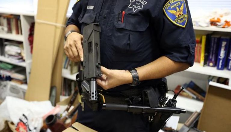 الشرطة الأمريكية تجمع الأسلحة بمقابل مادي