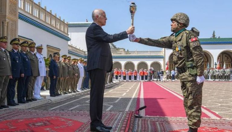 الرئيس التونسي قيس سعيد خلال موكب الاحتفال بذكرى تأسيس الجيش