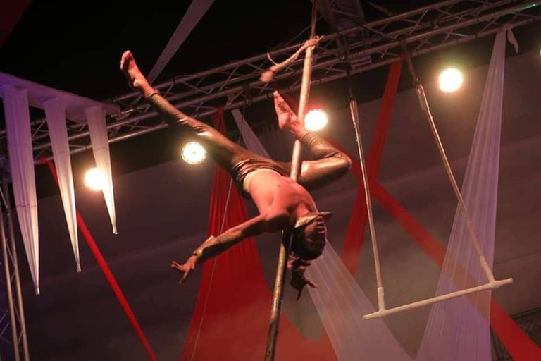 صورة من افتتاح مهرجان سيرك باباروني