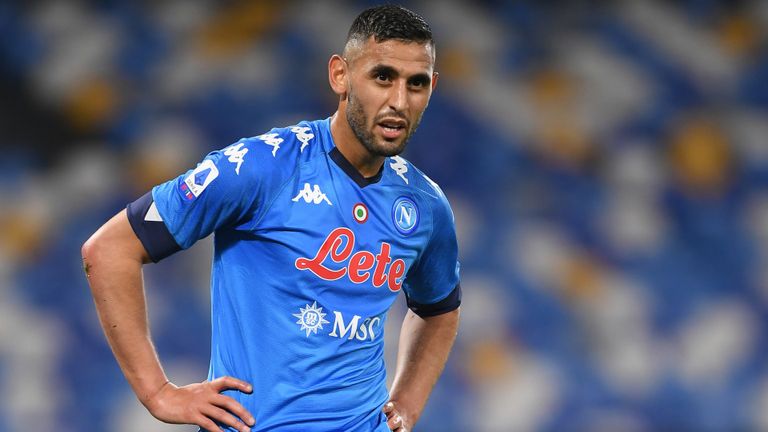 فوزي غلام نجم فريق نابولي ومنتخب الجزائر يوسف بلايلي مهاجم منتخب الجزائر