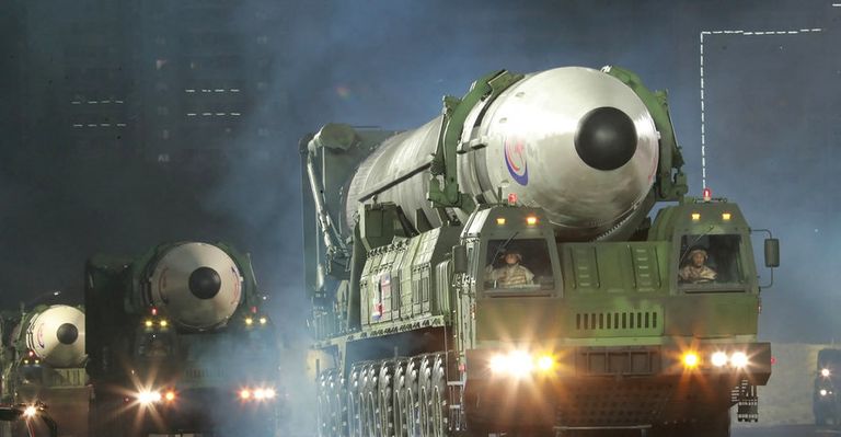 جانب من لقاء كيم جونج أون مع قادة الجيش