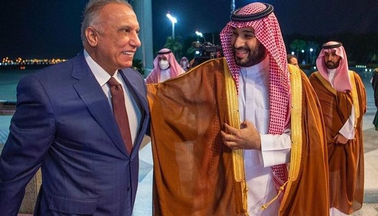 ولي العهد السعودي في مقدمة مستقبلي رئيس الوزراء العراقي