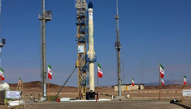 إيران تجري إطلاق تجريبي لصاروخ 