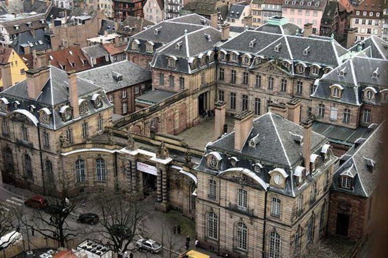 قصر روهان أحد أماكن السياحة في ستراسبورغ السياحة في ستراسبورغ…5 أماكن سياحية لها مذاق