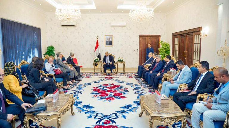 مؤتمر صحفي بين رئيس الوزراء اليمني والمدير التنفيذي للبنك الدولي في عدن