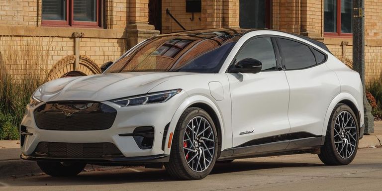 طراز Ford Mustang Mach-E طراز BMW iX