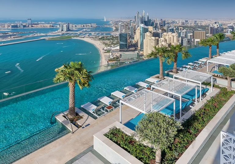 حوض السباحة أعلى فندق Address Beach Resort حوض السباحة على سطح فندق JEN Singapore