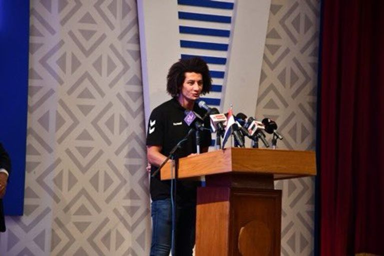 تكريم علي زين علي زين نجم برشلونة الإسباني لكرة اليد