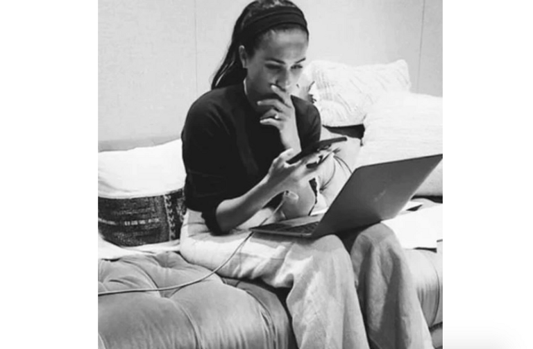 ماركل خلال إجراءها الحوار تليفونيا مع فوج