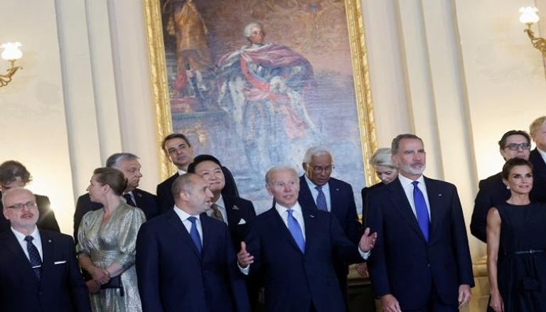 بايدن وعدد من قادة الناتو خلال القمة التي تعقد في مدريد- رويترز