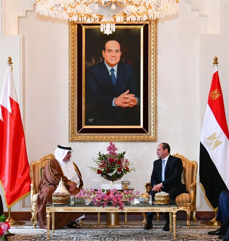 جانب من لقاء الرئيس المصري وولي عهد البحرين جانب من لقاء عاهل البحرين والرئيس المصري