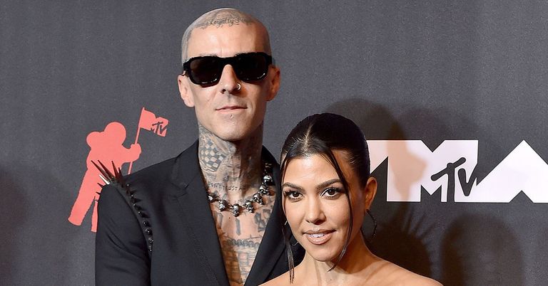 كورتني كارداشيان وترافيس باركر