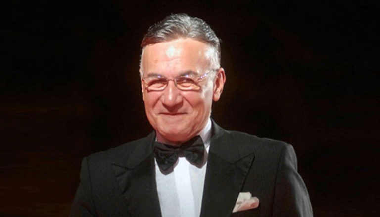 الفنان الراحل عزت أبوعوف